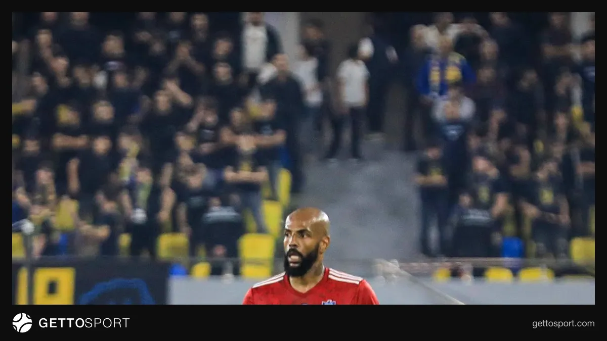 Ruan Renato Zirə forması ilə mətbuat konfransında