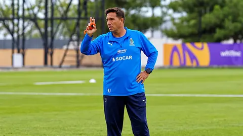 Rui Jorje stadionda turniri izləyərkən