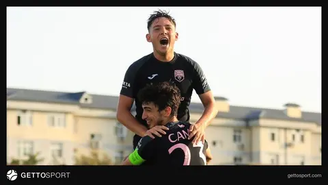 Sabah-2 və Şəfa-2 komandaları oyun zamanı meydanda