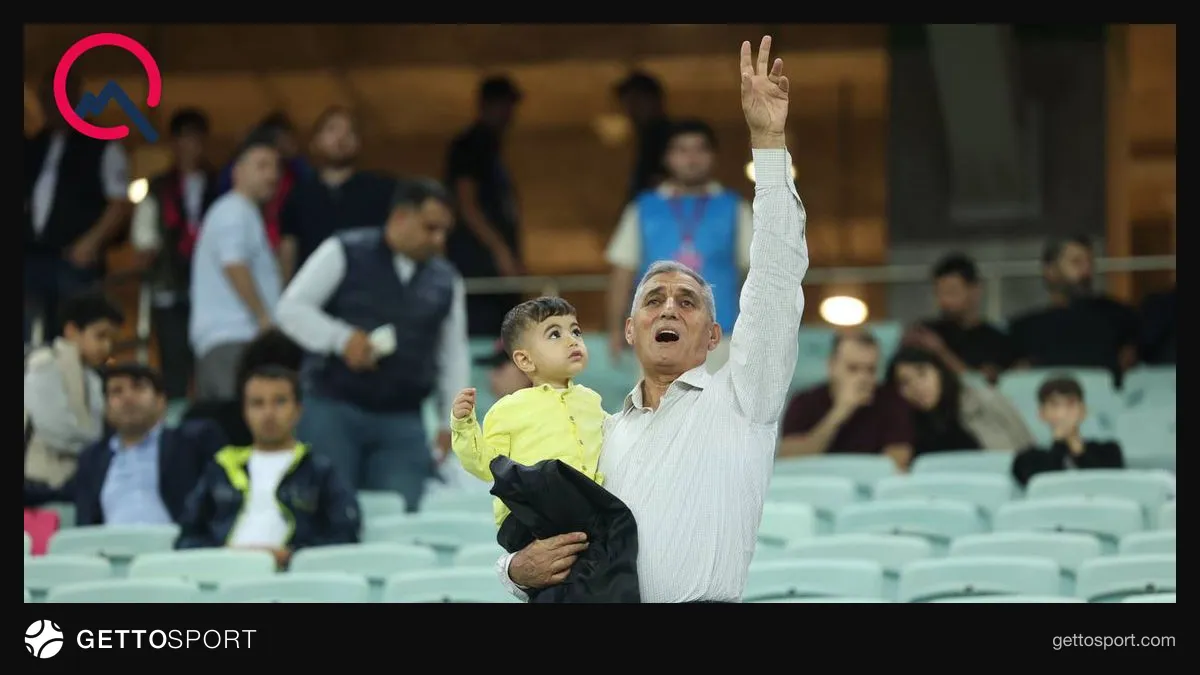Sabah futbolçuları və azarkeşlər stadionda, Xəyal Vəlizadə tərəfindən çəkilmiş foto