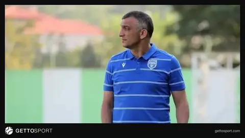 Sabah futbol komandası oyun zamanı meydanda