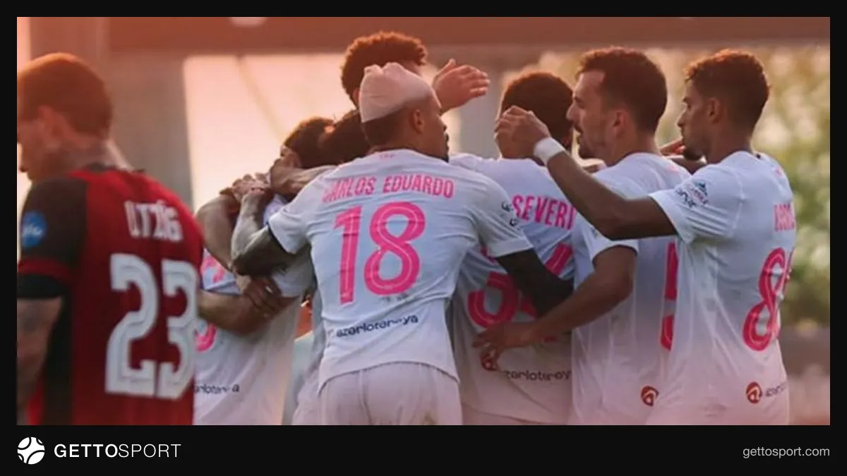 Qəbələ Şəhər Stadionunda Sabahın oyunçuları qələbəni qeyd edir