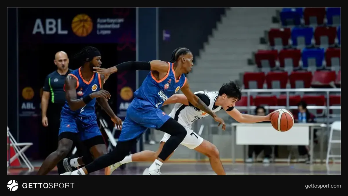 Basketbol matçında Sabah və Sumqayıt komandalarının oyunçuları