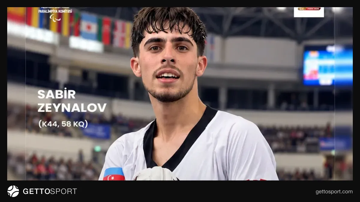 Sabir Zeynalov medalla podiumda Parisdə
