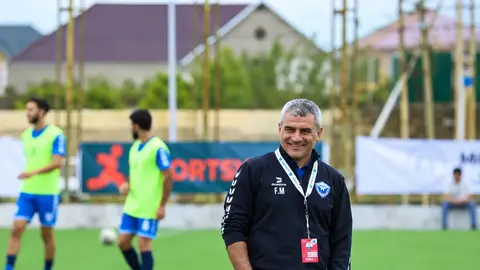 Şahdağ Qusar futbolçuları qələbəni qeyd edərkən meydanda