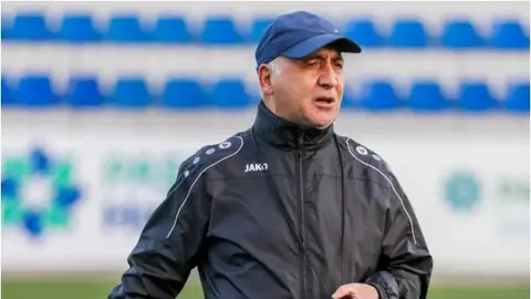 Şahin Diniyev matç öncəsi açıqlama verərkən