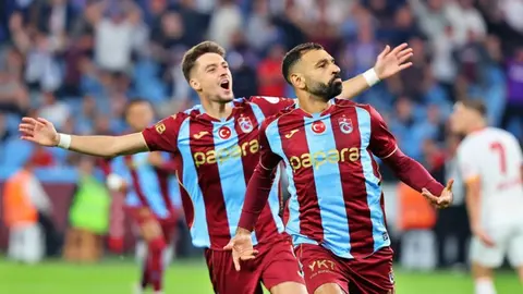 Məhəmməd Salah penalti vurarkən və ya Trabzonspor oyunçuları qələbəni qeyd edərkən stadionda