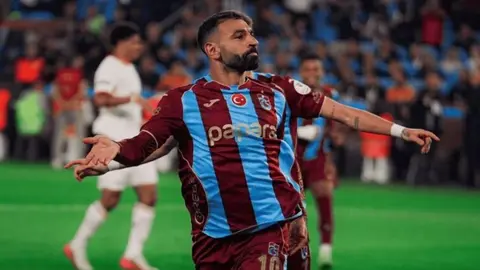 Trabzonspor-un Məhəmməd Salah qol sevinci zamanı