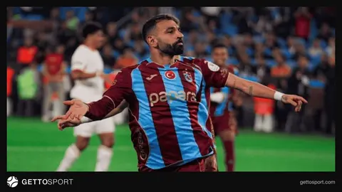 Trabzonspor-un Məhəmməd Salah qol sevinci zamanı