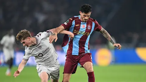 Samet Akaydin Trabzonspor formasıyla maç sonunda açıklama yaparken