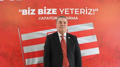 Veysel Bilen tesislerde konuşma yaparken