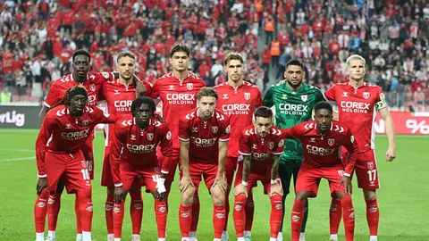 Samsunspor oyuncuları maç sırasında üzüntülü görüntü