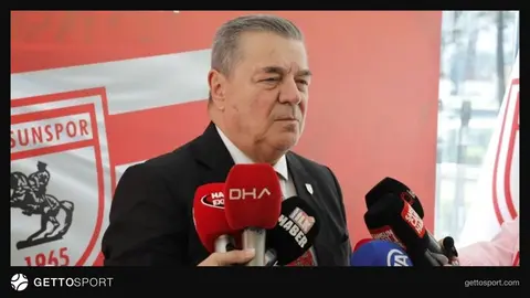Samsunspor başkan vekili Veysel Bilen basın toplantısında konuşuyor