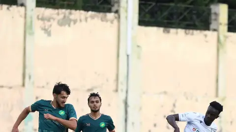 Zaqatala OİK stadionunda Səbail və Zaqatala komandaları oyunda
