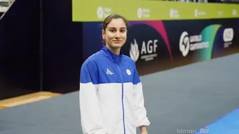 Selcan Mahsudova əl qaldırıb, Kotbus Dünya Kuboku podiumunda