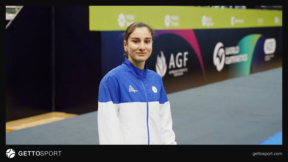 Selcan Mahsudova əl qaldırıb, Kotbus Dünya Kuboku podiumunda