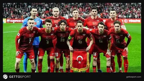 Sergen Yalçının portreti və Türkiyə futbol federasiyasının loqosu