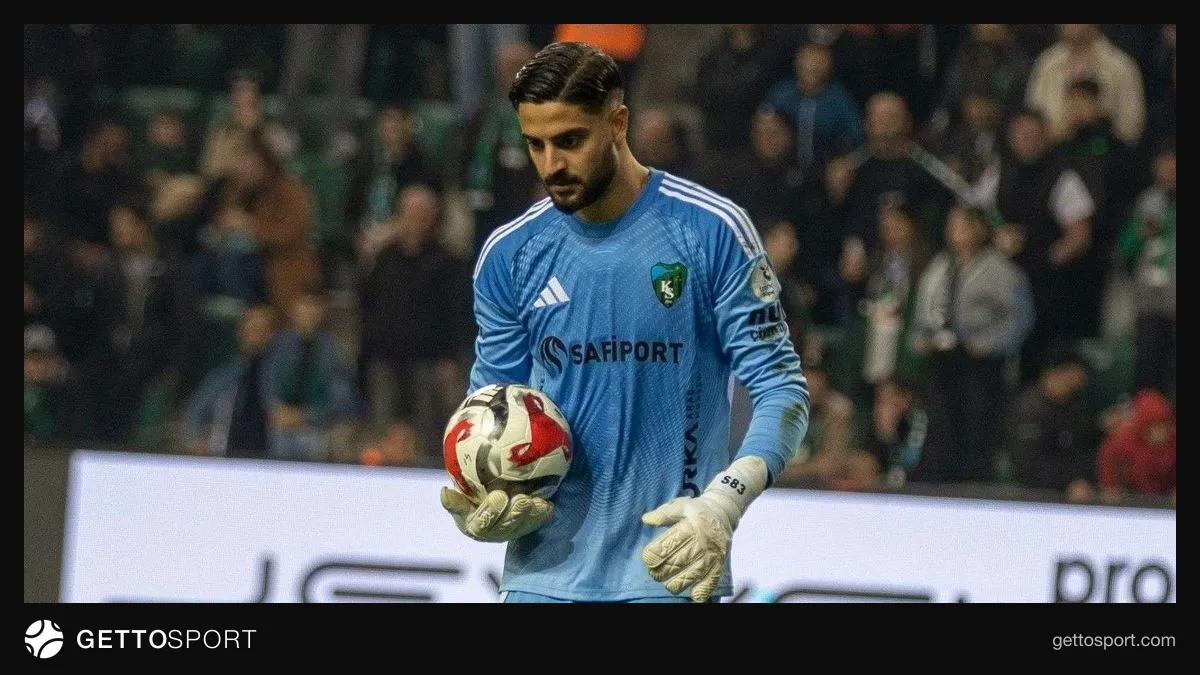 Serhat Öztaşdelen maç sonrası basın açıklaması yaparken
