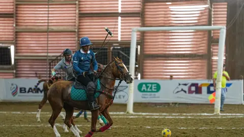 Çövkən komandaları oyun zamanı meydanda, Sərhədçi komandası sevinir