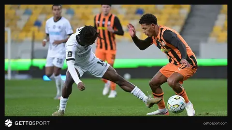 Shakhtar Donetsk oyuncuları gol sonrası sevinç yaşarken