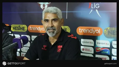Sivasspor teknik direktörü İsmet Taşdemir basın toplantısında konuşuyor