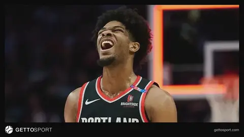 Skut Henderson Portland forması ilə oyunda