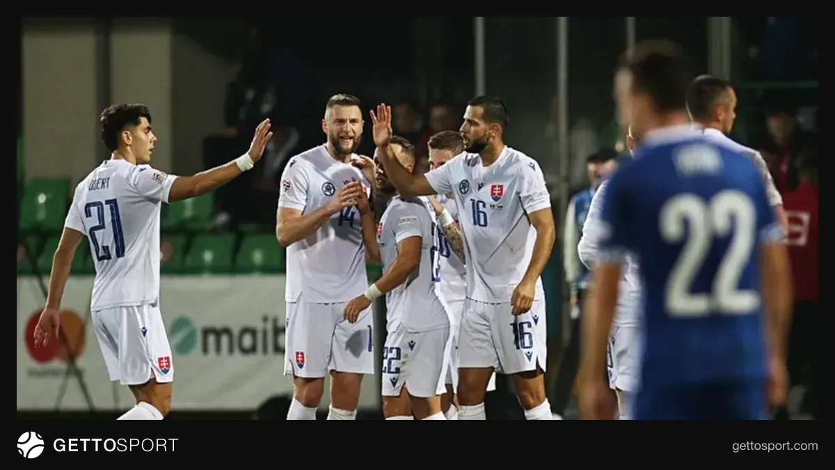Slovakya futbol takımı oyuncuları gol sonrası sevinç