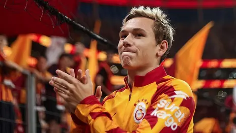 Leonid Slutski danışarkən və ya Batrakovun Qalatasaray forması
