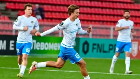 Soçi futbol komandasının oyun zamanı hücum səhnəsi