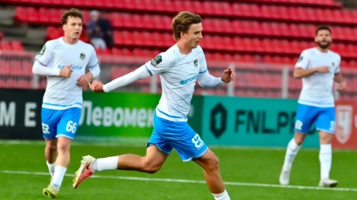 Soçi futbol komandasının oyun zamanı hücum səhnəsi