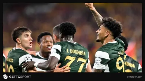 Sporting CP oyuncuları gol sevinci Stade Bollaert-Delelis stadyumunda
