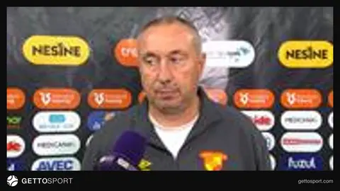 Stanimir Stoilov maç sonu basın açıklaması yaparken