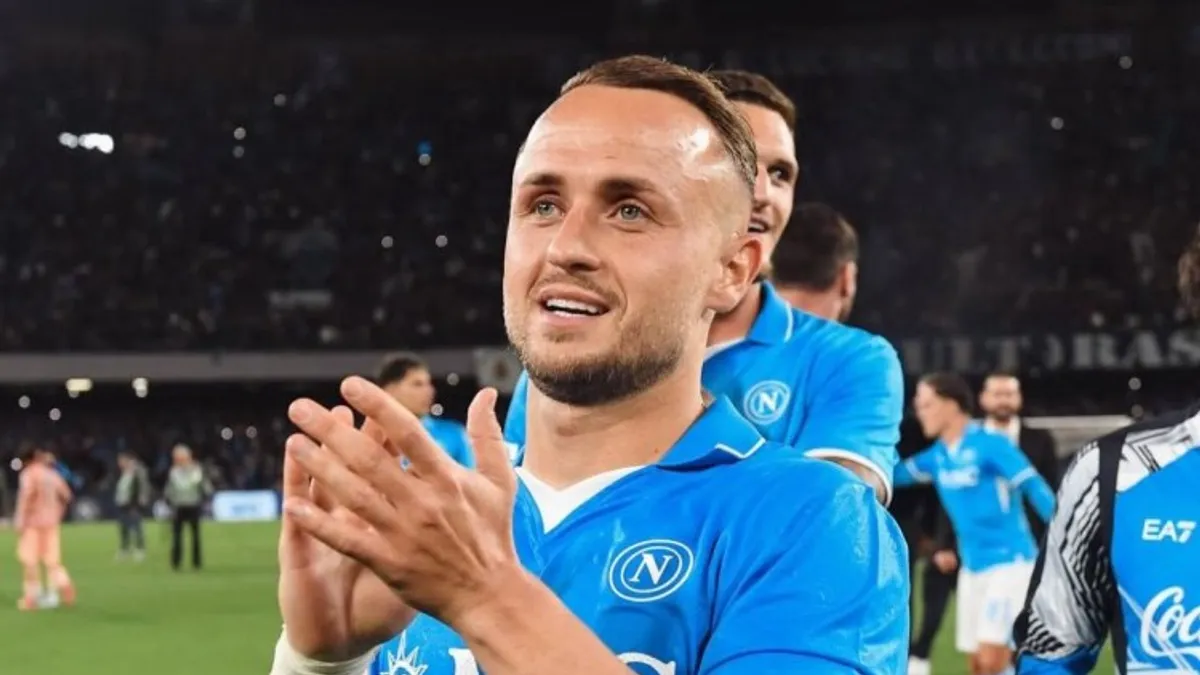 Stanislav Lobotka Napoli forması ilə oyunda zədələnmə