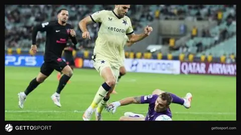Stas Pokatilov qapıda seyv edərkən