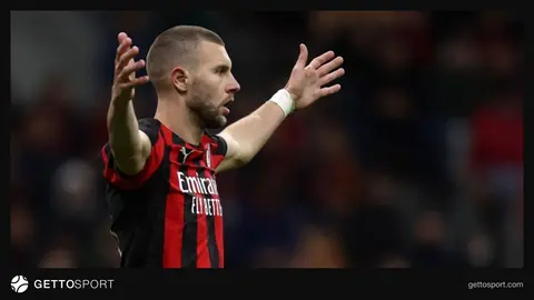 Strahinja Pavlović Milan forması ilə meydanda
