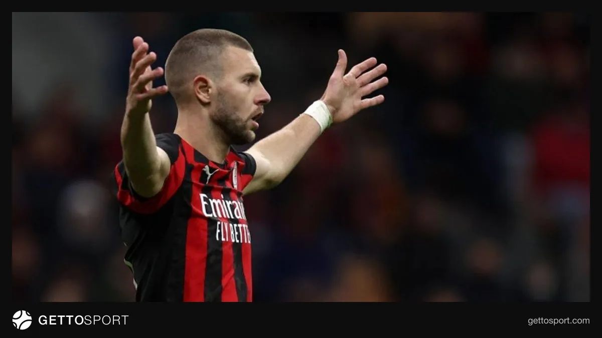 Strahinja Pavlović Milan forması ilə meydanda
