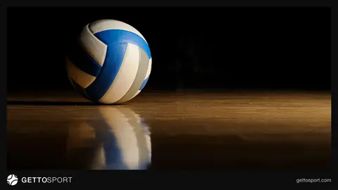 Sultanlar Ligi voleybol maçı sahada oyuncular ve file