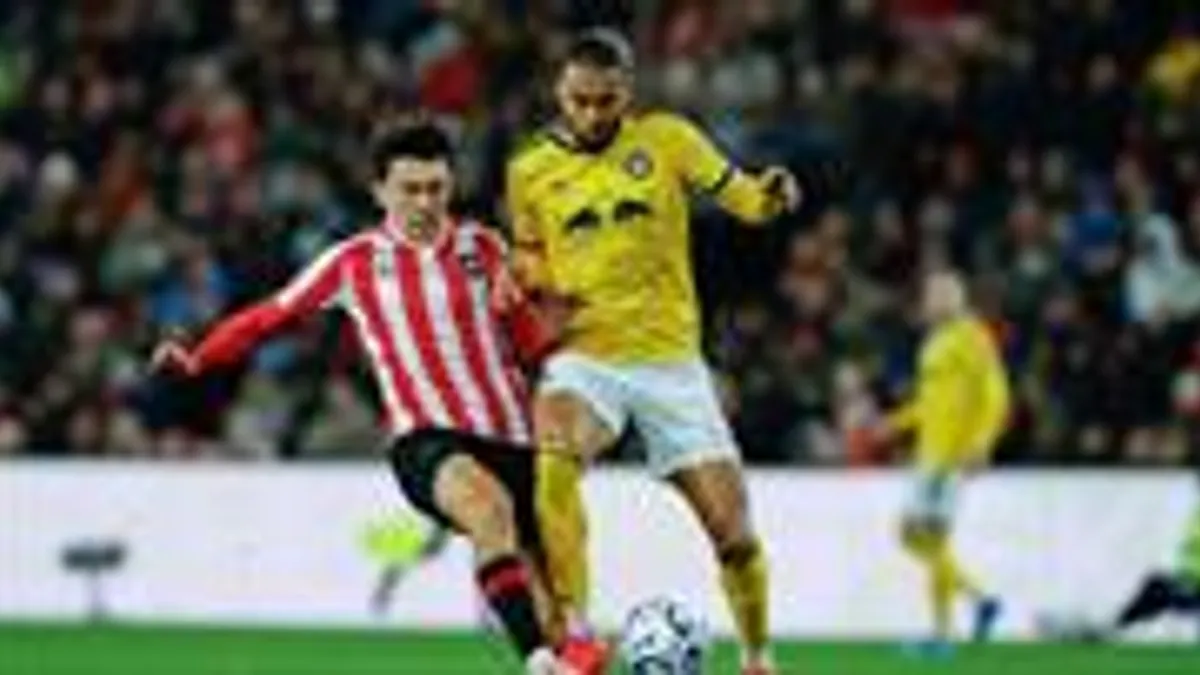 Sunderland ve Leeds United futbolcuları maç sırasında