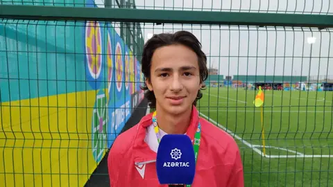 Tacikistanlı futbolçu Hüseynconi Bobocan Bakıda stadionda