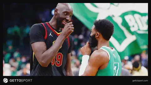 Tako Fall basketbol meydançasında