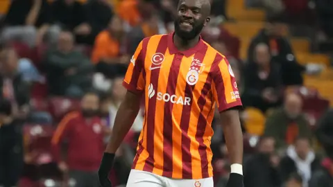 Tanguy Ndombele antrenmanda, Rubin Kazan forması denemesi