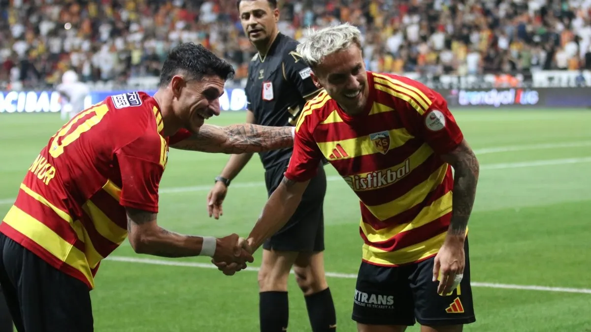 Taulant Seferi Kayserispor formasıyla gol sevinci yaşarken