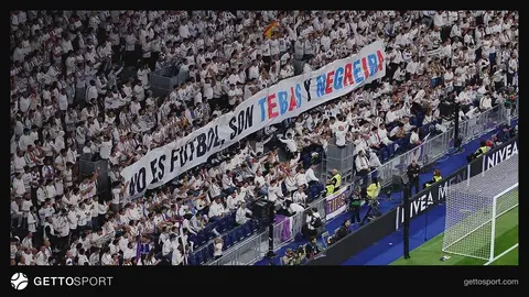 Santyaqo Bernabeu stadionunda banner və tribunadakı azarkeşlər