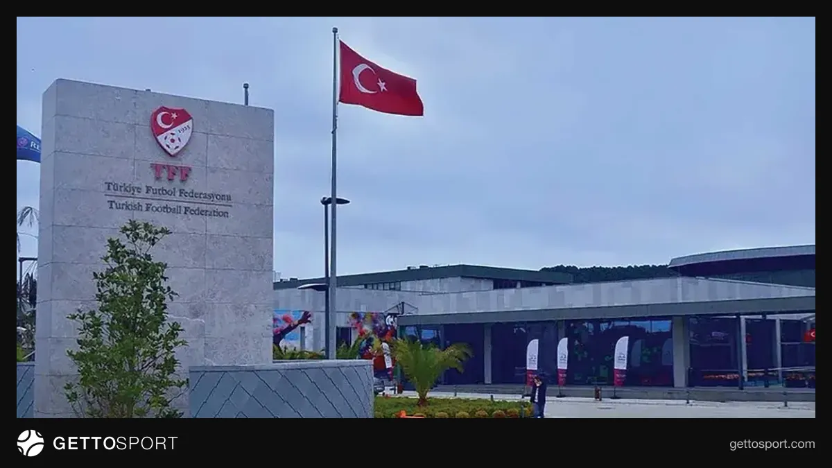 TFF ofis binası ve Türkiye Futbol Federasyonu logosu
