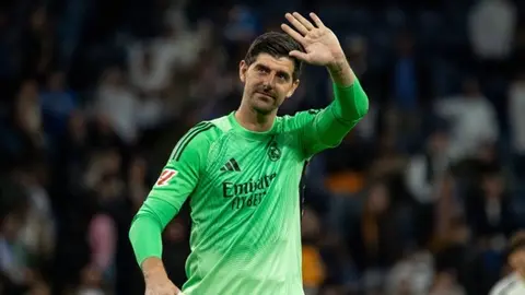 Real Madrid formasıyla Thibaut Courtois ve yedek kaleci Illia Voloshyn