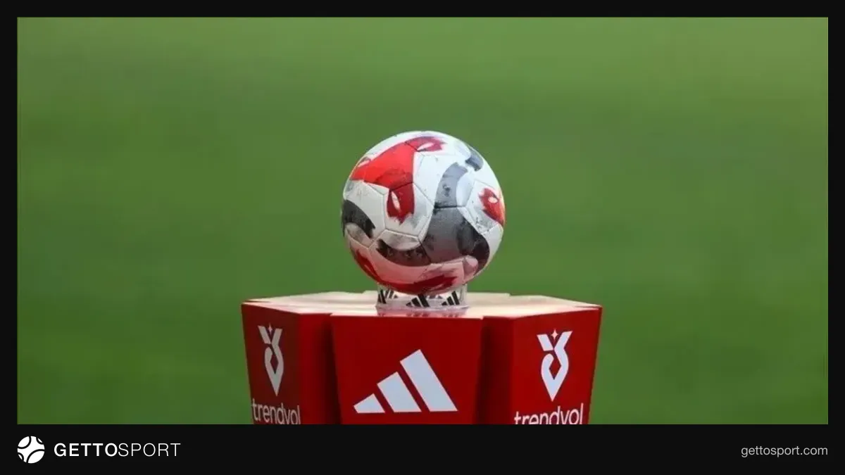 Samsunspor teknik direktörü Thorsten Fink basın toplantısı sırasında