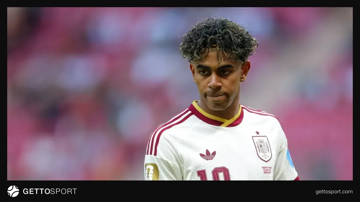 Tibo Kurtua müsahibə verərkən, Real Madrid forması ilə