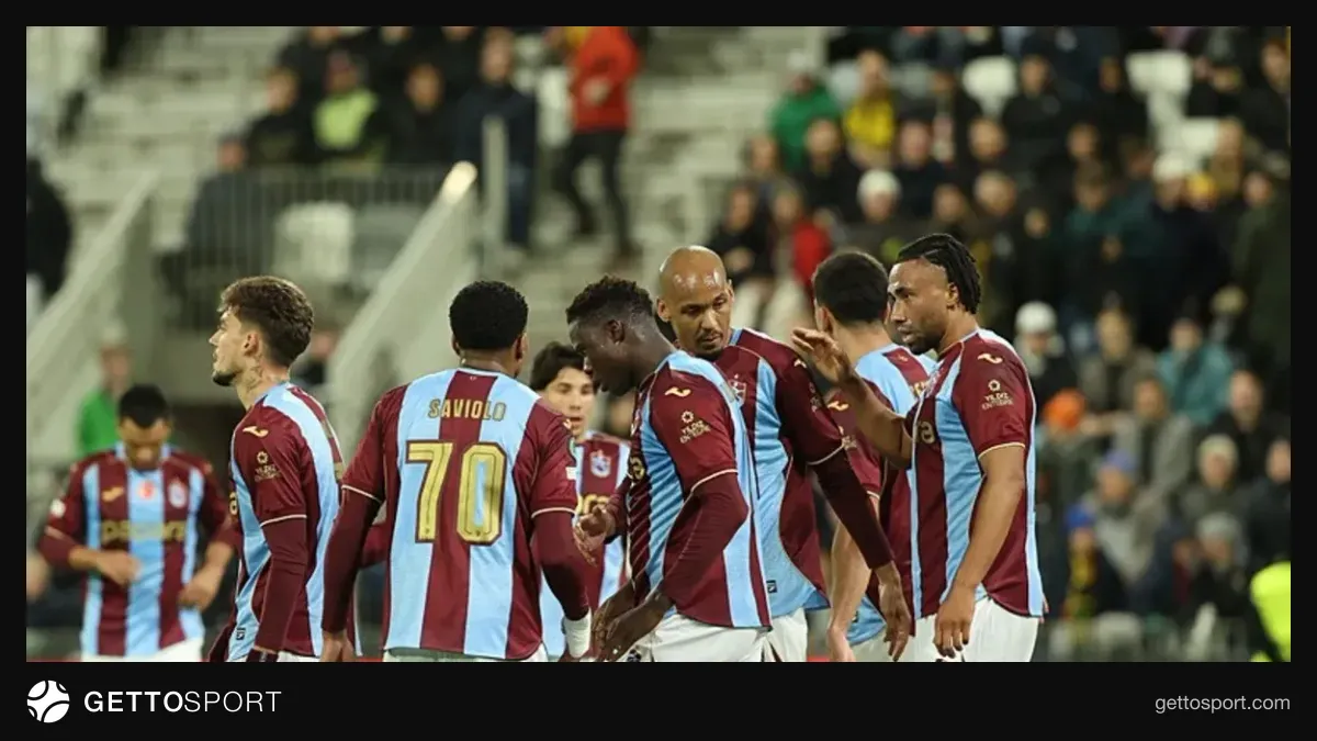Trabzonspor oyuncuları antrenmanda Beşiktaş derbisine hazırlanıyor