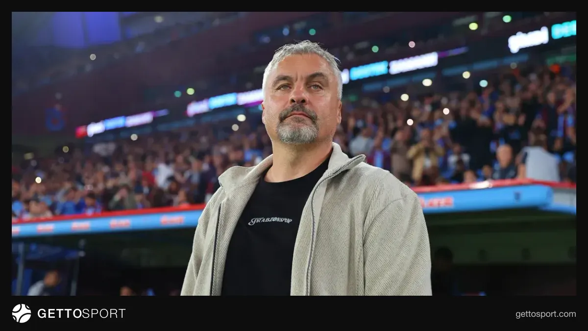 Trabzonspor futbolcuları derbi zaferini kutluyor