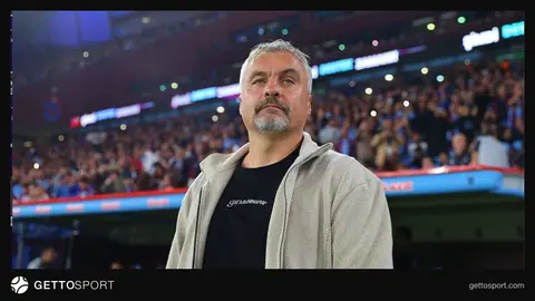 Trabzonspor teknik direktörü Thomas Reis maç sonrası basın açıklaması yaparken